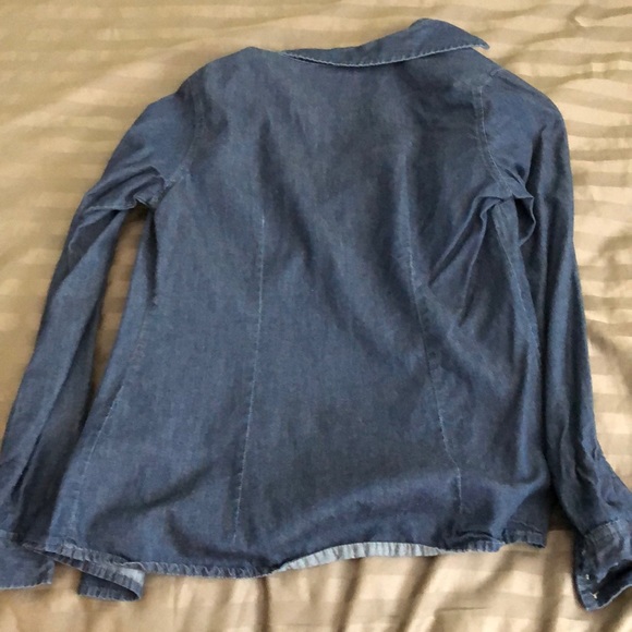 The limited light Jean shirt! - Picture 3 of 5